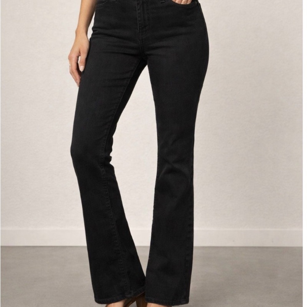 LEVI’S STRAUSS & CO Women’s Petite Bootcut  Jeans Mid Rise Stretch Denim  6 S/C
